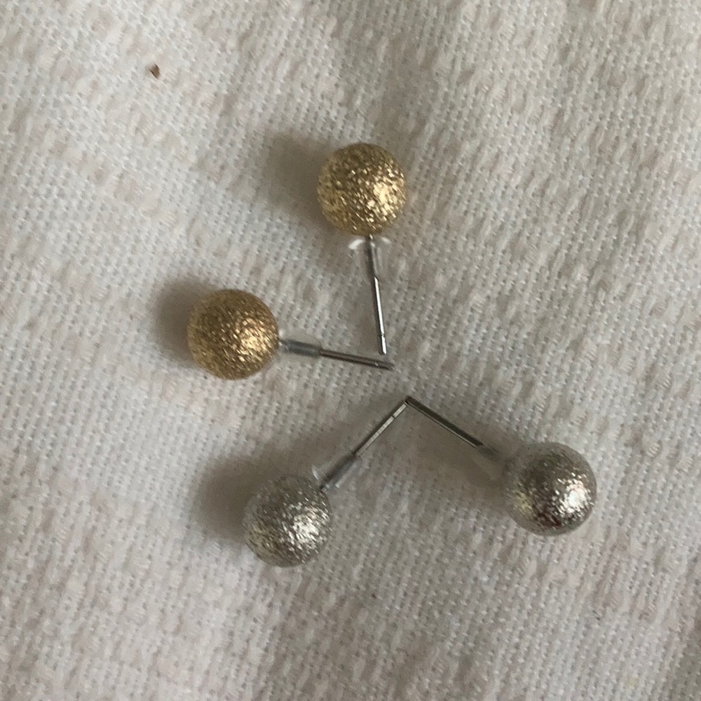 Trendy earrings